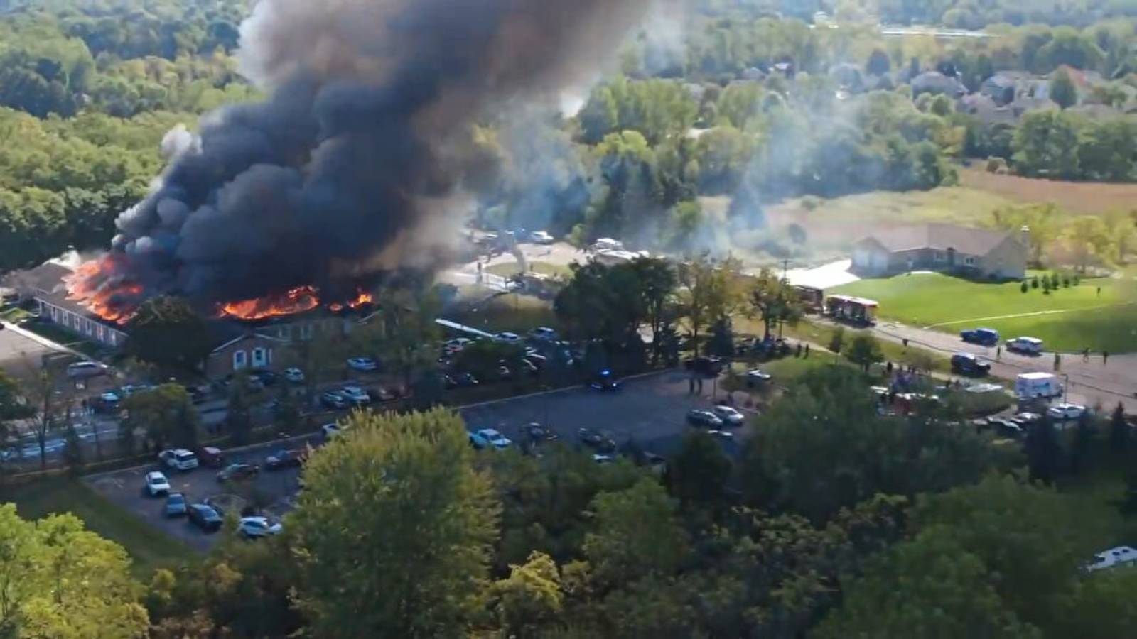 abdde mormon kilisesine silahli saldiri kilise alev aldi cok sayida yarali var RVAJxUNK