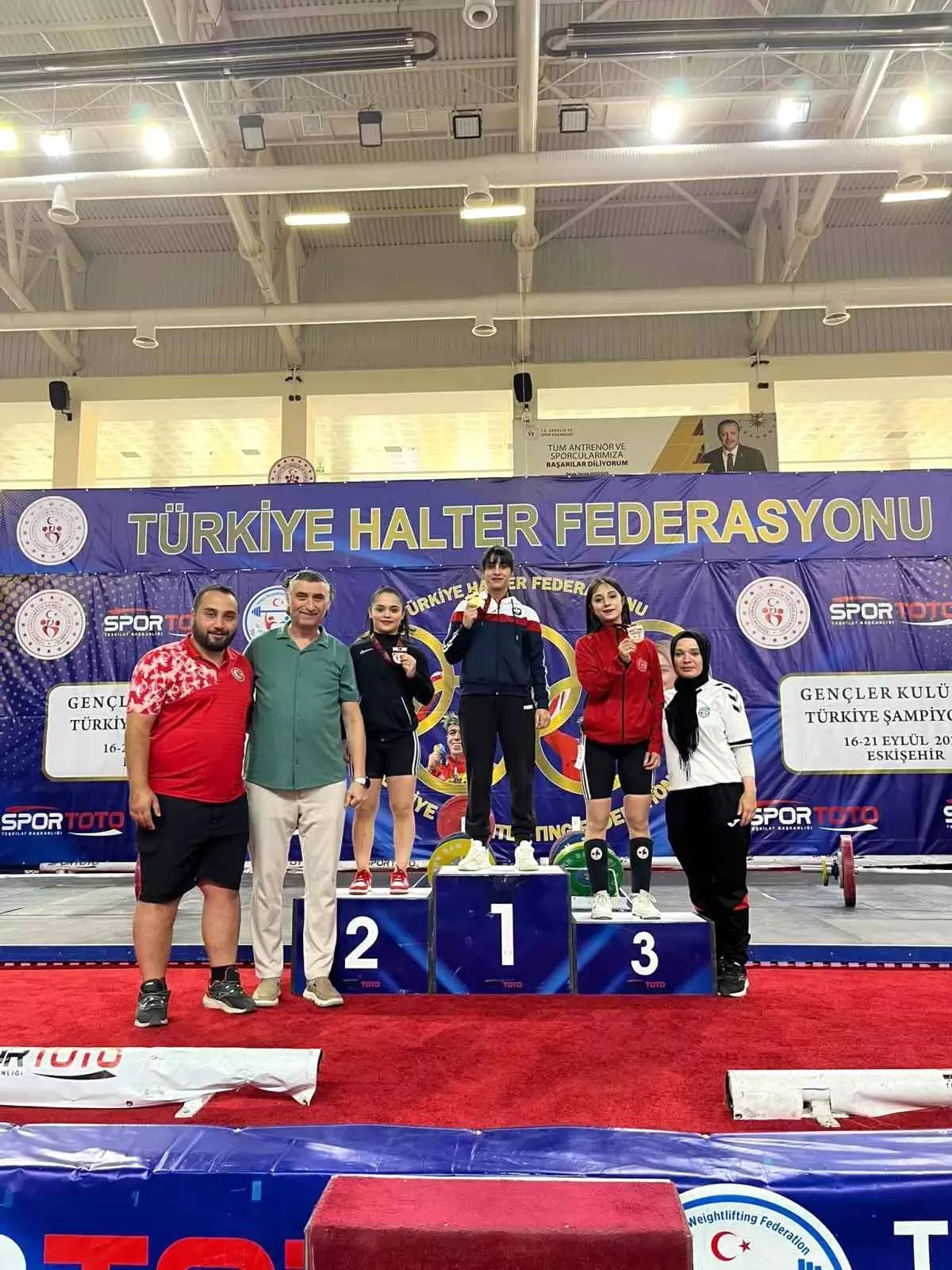 duzce halterde basariya doymuyor y4OEkcsf