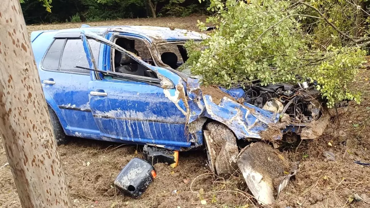 boluda yagmur sonrasi kontrolden cikan otomobil tarlaya uctu FPSPOqV1.jpg