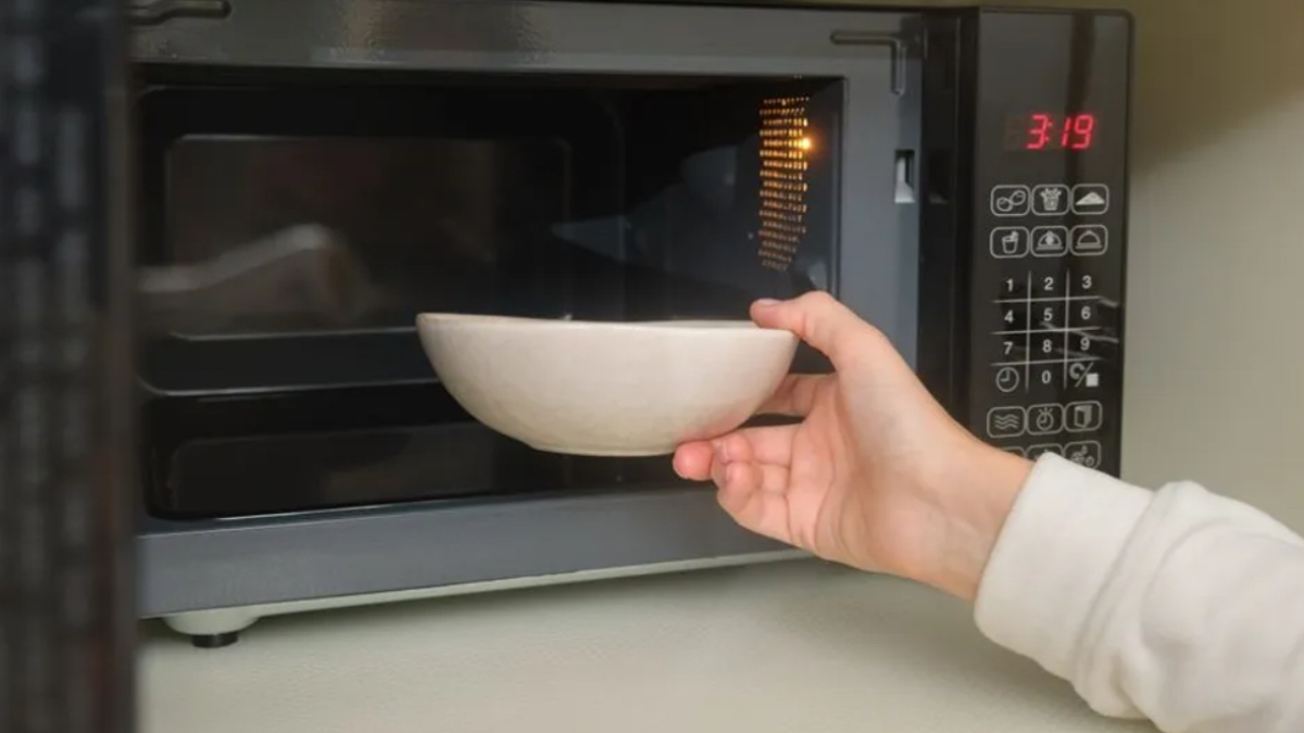 mikrodalgada yapilan bu hatalar yangina yol aciyor 8G7dBbsR.jpg