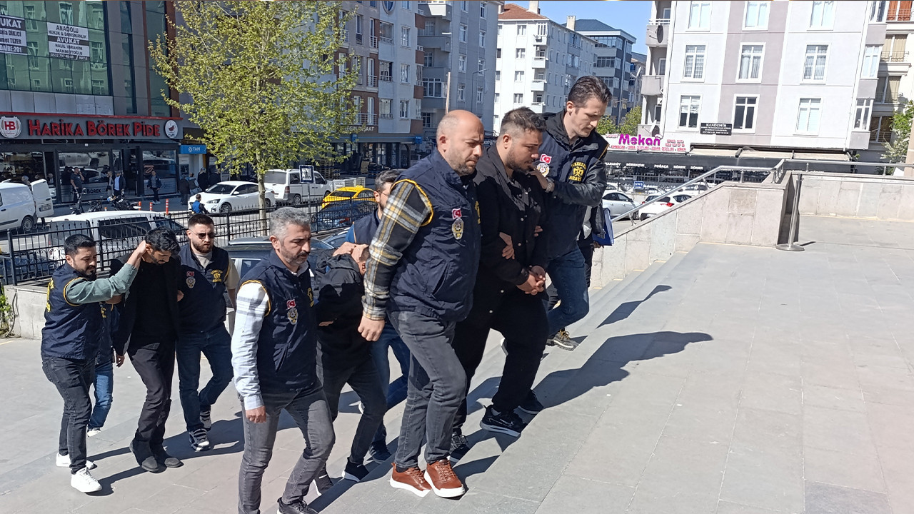 alo-polisim-dolandiricilari-yakalandi-VrLhTgv1
