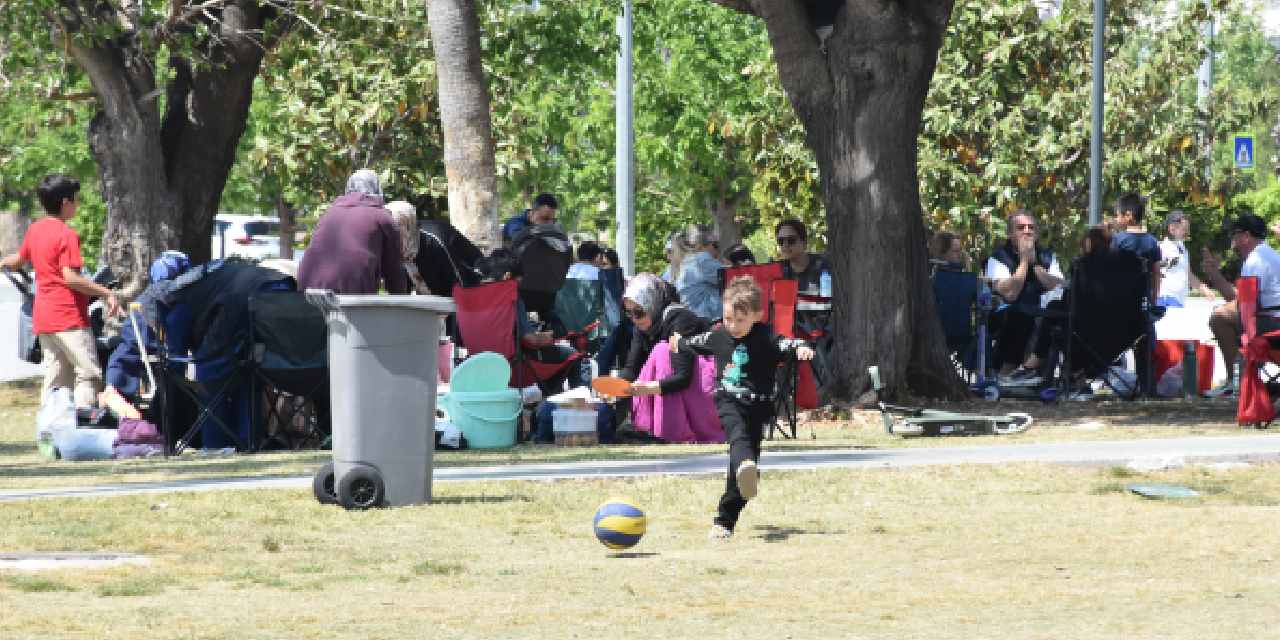 Antalya’nın Sıcak Havalarında Plaj Keyfi