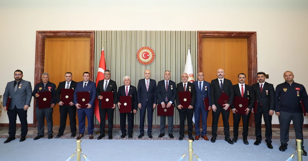 Tbmmden 15 temmuz gazilerine tesekkur berati 6D13DbmF